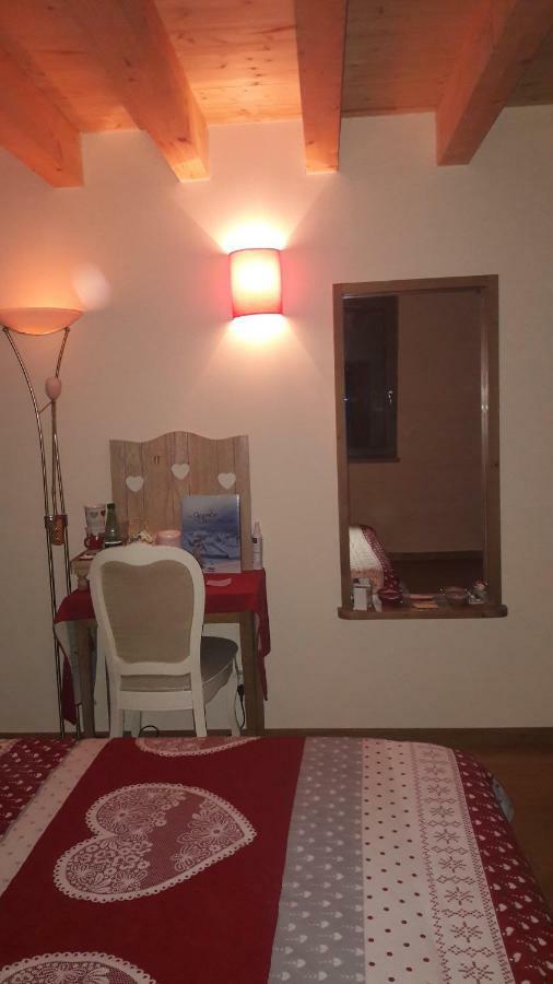 La Maison Des Coeurs Attignat-Oncin 外观 照片